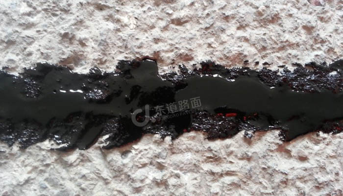精华：水泥稳定碎石早期裂缝综合处治方案